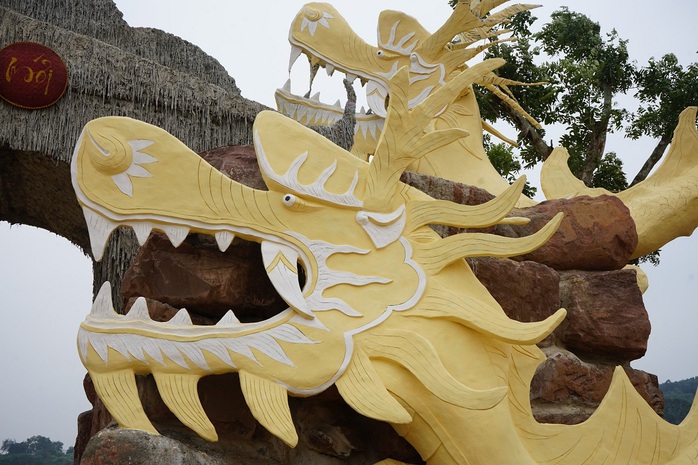 Linh vật rồng ở Thanh Hóa gây tranh cãi vì "trông ốm yếu, còi cọc"- Ảnh 6. Linh vật rồng ở Thanh Hóa gây tranh cãi vì "trông ốm yếu, còi cọc"- Ảnh 6.