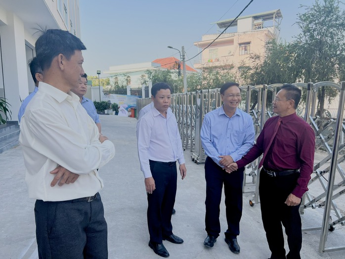 Vụ thi công làm nứt tường ở Thủ Dầu Một: Người dân thông cảm, chủ đầu tư cam kết- Ảnh 1. Vụ thi công làm nứt tường ở Thủ Dầu Một: Người dân thông cảm, chủ đầu tư cam kết- Ảnh 1.