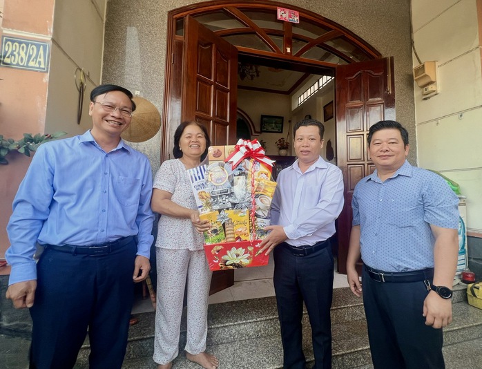 Vụ thi công làm nứt tường ở Thủ Dầu Một: Người dân thông cảm, chủ đầu tư cam kết- Ảnh 3. Vụ thi công làm nứt tường ở Thủ Dầu Một: Người dân thông cảm, chủ đầu tư cam kết- Ảnh 3.