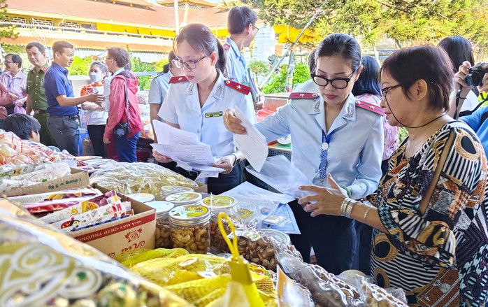 Ngăn chặn ghim hàng, đội giá dịp Tết- Ảnh 1. Ngăn chặn ghim hàng, đội giá dịp Tết- Ảnh 1.
