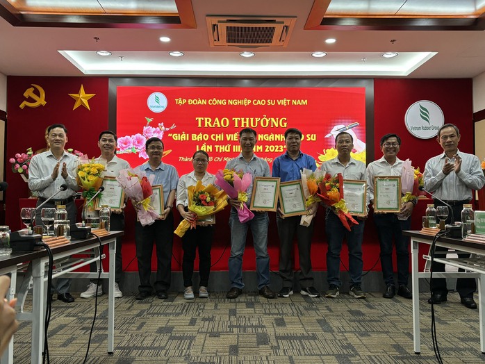 Báo Người Lao Động đoạt giải B báo chí viết về ngành cao su Việt Nam- Ảnh 1. Báo Người Lao Động đoạt giải B báo chí viết về ngành cao su Việt Nam- Ảnh 1.