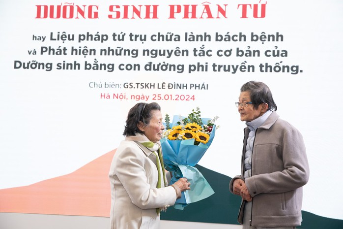 GS Lê Đình Phái ra sách chăm sóc sức khoẻ ở tuổi 86- Ảnh 2. GS Lê Đình Phái ra sách chăm sóc sức khoẻ ở tuổi 86- Ảnh 2.