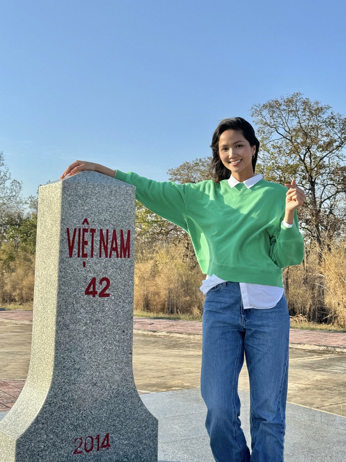 Tính giỏi như hoa hậu H'Hen Niê
- Ảnh 4. Tính giỏi như hoa hậu H'Hen Niê
- Ảnh 4.