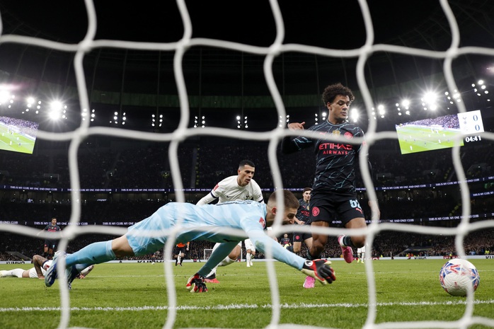 Người hùng lộ diện, Man City hạ Tottenham ở đại chiến FA Cup- Ảnh 1. Người hùng lộ diện, Man City hạ Tottenham ở đại chiến FA Cup- Ảnh 1.
