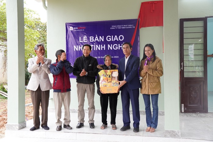 Bàn giao 3 căn nhà tình nghĩa khang trang trị giá hơn 400 triệu đồng- Ảnh 2. Bàn giao 3 căn nhà tình nghĩa khang trang trị giá hơn 400 triệu đồng- Ảnh 2.