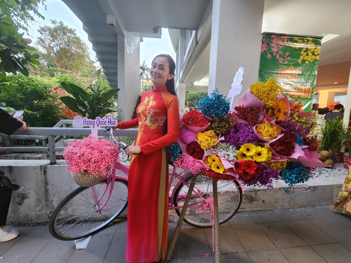 NSƯT Hạnh Thúy: "Không tin vào chuyện năm tuổi!"- Ảnh 1. NSƯT Hạnh Thúy: "Không tin vào chuyện năm tuổi!"- Ảnh 1.