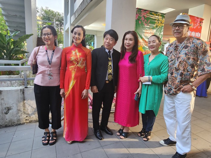 NSƯT Hạnh Thúy: "Không tin vào chuyện năm tuổi!"- Ảnh 4. NSƯT Hạnh Thúy: "Không tin vào chuyện năm tuổi!"- Ảnh 4.