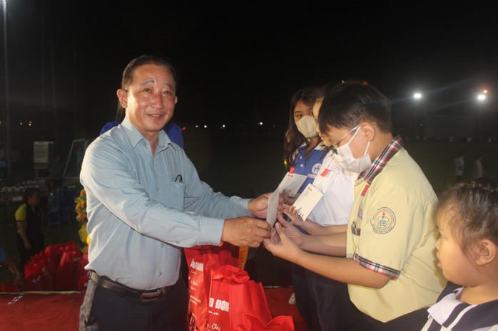 Tết đến với công nhân và con công nhân khó khăn- Ảnh 7. Tết đến với công nhân và con công nhân khó khăn- Ảnh 7.