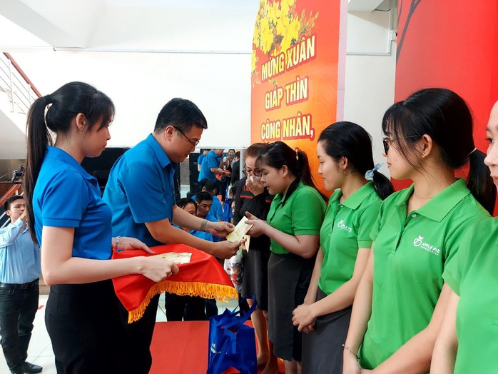 Tết đến gần với đoàn viên - lao động khó khăn- Ảnh 8. Tết đến gần với đoàn viên - lao động khó khăn- Ảnh 8.
