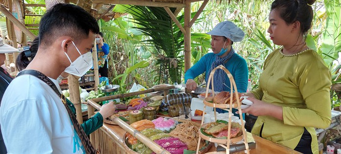 Đủ loại bánh hấp dẫn trong chợ Đủ loại bánh hấp dẫn trong chợ