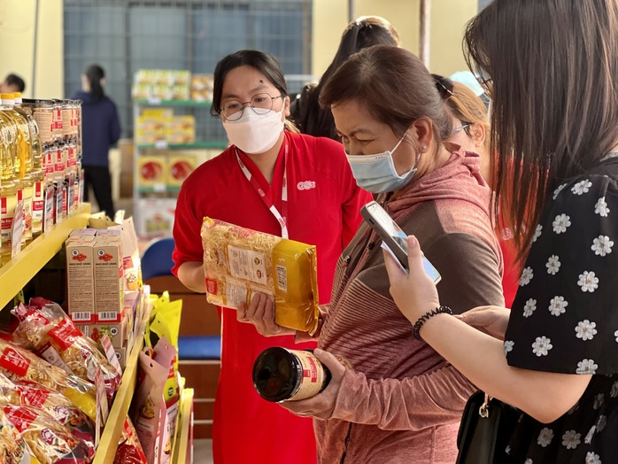 Tết đến gần với đoàn viên - lao động khó khăn- Ảnh 2. Tết đến gần với đoàn viên - lao động khó khăn- Ảnh 2.