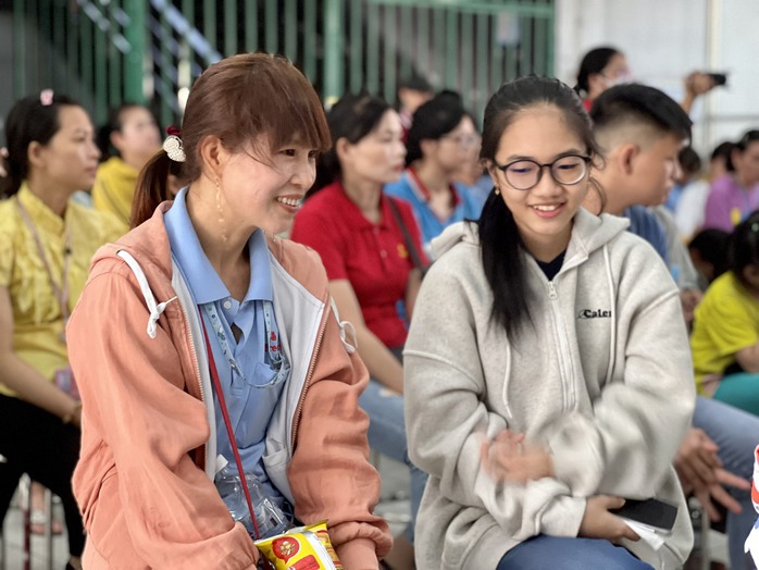 Tết đến với công nhân và con công nhân khó khăn- Ảnh 4. Tết đến với công nhân và con công nhân khó khăn- Ảnh 4.