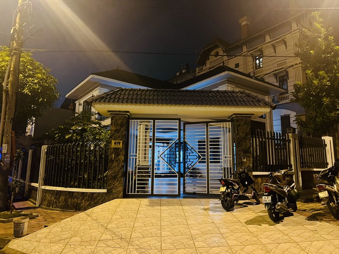 Bắt cựu giám đốc trung tâm đào tạo và sát hạch lái xe- Ảnh 1. Bắt cựu giám đốc trung tâm đào tạo và sát hạch lái xe- Ảnh 1.