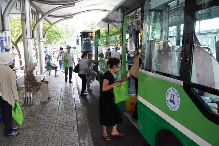 Loại bỏ mối lo khi đi xe buýt- Ảnh 1.
