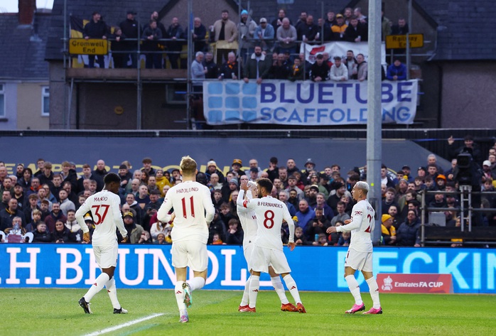 Man United giật mình với Newport County, Liverpool "ra oai" vòng 4 FA Cup- Ảnh 1. Man United giật mình với Newport County, Liverpool "ra oai" vòng 4 FA Cup- Ảnh 1.