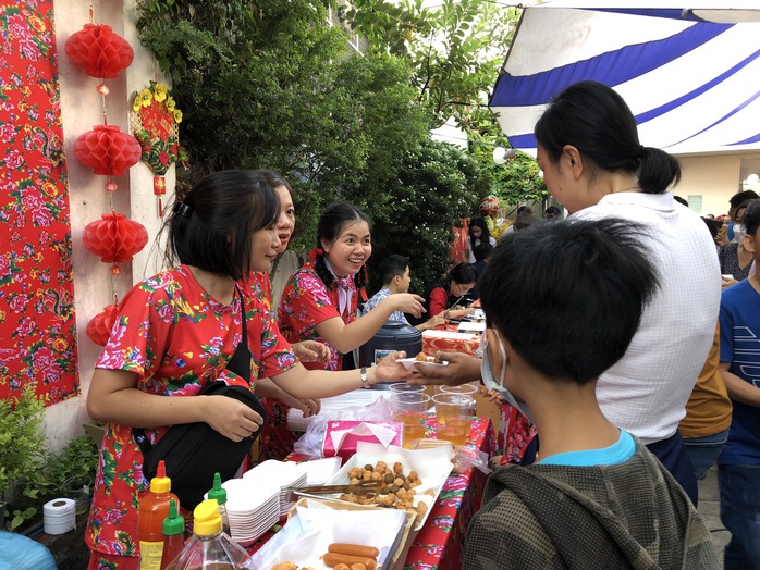 Lao động khắp nơi rộn ràng vui Tết- Ảnh 8. Lao động khắp nơi rộn ràng vui Tết- Ảnh 8.