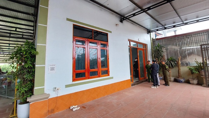 Phát hiện cặp vợ chồng cùng con trai tử vong trong phòng ngủ- Ảnh 1.