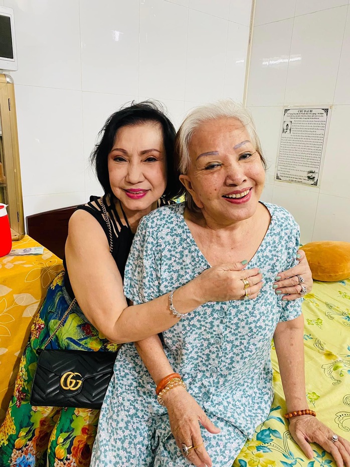 Nghệ sĩ Hồng Nga bị lẫn nhưng không quên ký ức đời "gạo chợ nước sông"- Ảnh 3. Nghệ sĩ Hồng Nga bị lẫn nhưng không quên ký ức đời "gạo chợ nước sông"- Ảnh 3.
