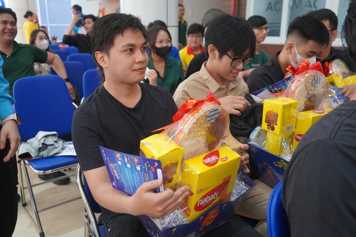 Bảo trì “ngựa sắt” miễn phí để công nhân về quê- Ảnh 2. Bảo trì “ngựa sắt” miễn phí để công nhân về quê- Ảnh 2.