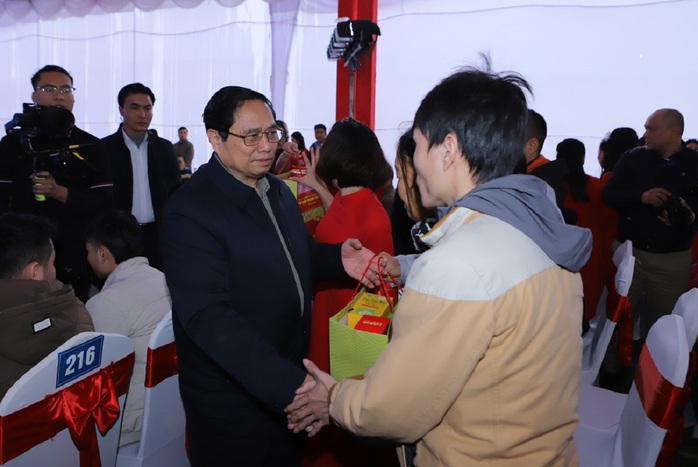 Thủ tướng tặng quà Tết gia đình chính sách, công nhân, người lao động tại Thanh Hóa- Ảnh 2. Thủ tướng tặng quà Tết gia đình chính sách, công nhân, người lao động tại Thanh Hóa- Ảnh 2.