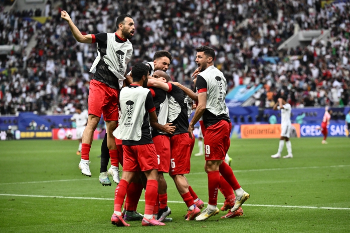 Asian Cup 2023: Iraq bị loại bởi đội kém hơn 24 bậc- Ảnh 2. Asian Cup 2023: Iraq bị loại bởi đội kém hơn 24 bậc- Ảnh 2.