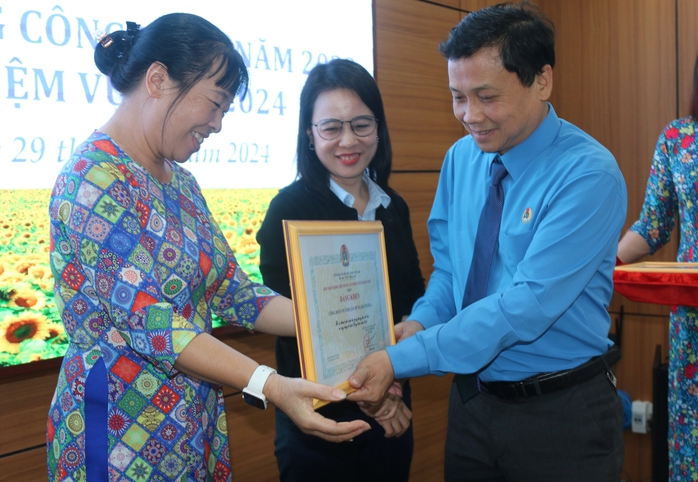 Công đoàn ngành Xây dựng Khánh Hoà tăng cường phát triển đoàn viên - Ảnh 1. Công đoàn ngành Xây dựng Khánh Hoà tăng cường phát triển đoàn viên - Ảnh 1.