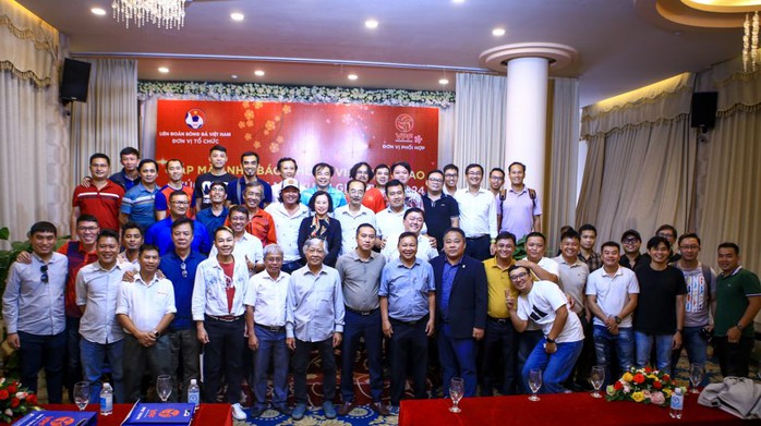 Ông Troussier có một năm để hoàn thành nhiệm vụ được giao- Ảnh 2. Ông Troussier có một năm để hoàn thành nhiệm vụ được giao- Ảnh 2.