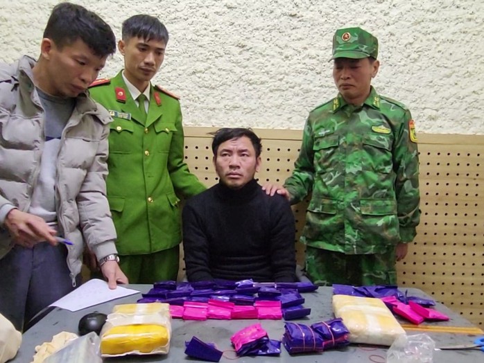 Công an Hà Tĩnh đã bắt được đối tượng giết người đặc biệt nguy hiểm- Ảnh 1. Công an Hà Tĩnh đã bắt được đối tượng giết người đặc biệt nguy hiểm- Ảnh 1.