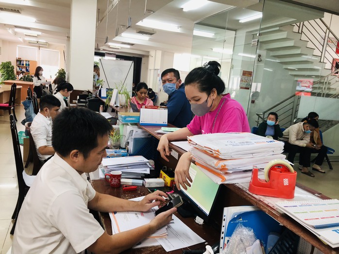 Thu nhập và tiền lương tháng đóng BHXH sẽ được điều chỉnh từ 1-1-2024?- Ảnh 1. Thu nhập và tiền lương tháng đóng BHXH sẽ được điều chỉnh từ 1-1-2024?- Ảnh 1.