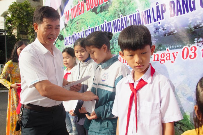 Khánh thành "Đường cờ Tổ quốc" tại Thành cổ Quảng Trị- Ảnh 12. Khánh thành "Đường cờ Tổ quốc" tại Thành cổ Quảng Trị- Ảnh 12.