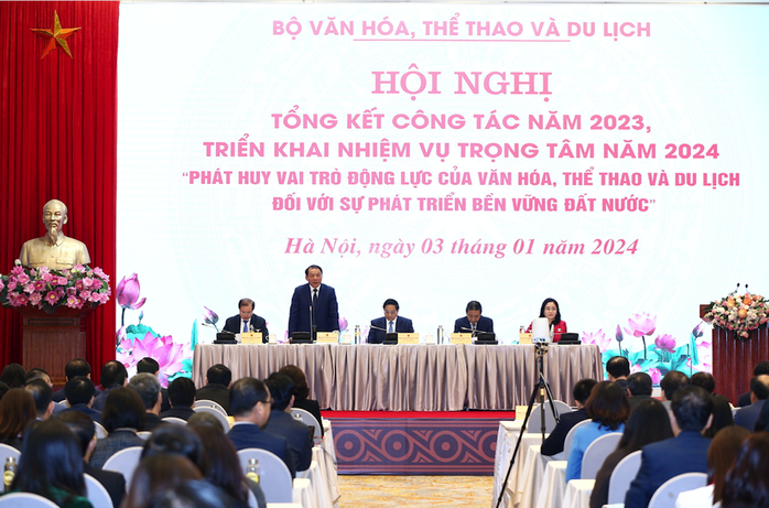 Đặt mục tiêu thu 850.000 tỉ đồng từ du lịch- Ảnh 2. Đặt mục tiêu thu 850.000 tỉ đồng từ du lịch- Ảnh 2.