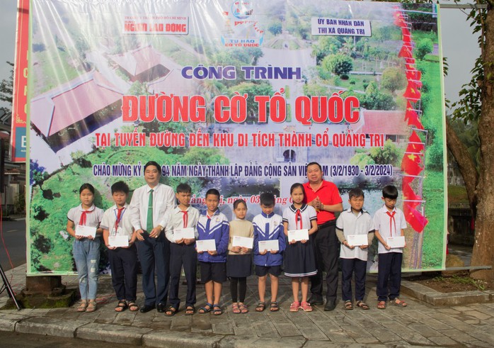Khánh thành "Đường cờ Tổ quốc" tại Thành cổ Quảng Trị- Ảnh 9. Khánh thành "Đường cờ Tổ quốc" tại Thành cổ Quảng Trị- Ảnh 9.