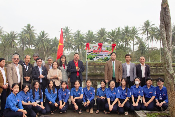 Khánh thành "Đường cờ Tổ quốc" tại Thành cổ Quảng Trị- Ảnh 2. Khánh thành "Đường cờ Tổ quốc" tại Thành cổ Quảng Trị- Ảnh 2.