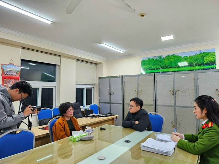 Vì sao nữ cựu chủ tịch Sen Tài Thu cùng 2 con gái bị bắt?- Ảnh 1. Vì sao nữ cựu chủ tịch Sen Tài Thu cùng 2 con gái bị bắt?- Ảnh 1.