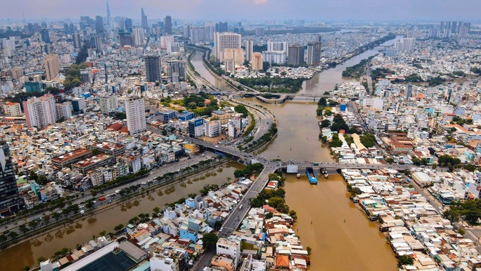 Dự án nạo vét, cải tạo môi trường, xây dựng hạ tầng kỹ thuật bờ Bắc kênh Đôi (phía quận 8, bên phải) dự kiến di dời hơn 1.000 căn nhà với số tiền bồi thường giải phóng mặt bằng lên đến 2.700 tỉ đồng Dự án nạo vét, cải tạo môi trường, xây dựng hạ tầng kỹ thuật bờ Bắc kênh Đôi (phía quận 8, bên phải) dự kiến di dời hơn 1.000 căn nhà với số tiền bồi thường giải phóng mặt bằng lên đến 2.700 tỉ đồng