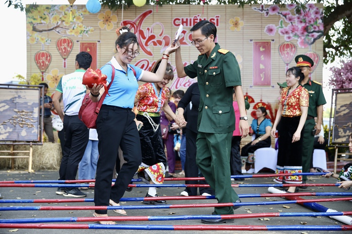 Quân dân vùng biên giới Bình Phước rộn ràng đón Tết- Ảnh 5. Quân dân vùng biên giới Bình Phước rộn ràng đón Tết- Ảnh 5.