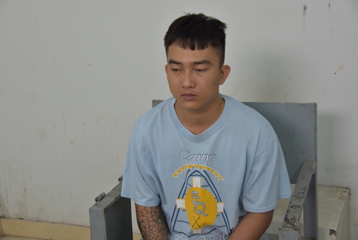 CLIP: CSGT Tiền Giang truy bắt tài xế chở hàng cấm bỏ chạy trong đêm- Ảnh 1. CLIP: CSGT Tiền Giang truy bắt tài xế chở hàng cấm bỏ chạy trong đêm- Ảnh 1.