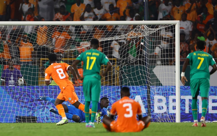 Địa chấn AFCON: Đương kim vô địch Senegal bị loại vòng knock-out- Ảnh 5. Địa chấn AFCON: Đương kim vô địch Senegal bị loại vòng knock-out- Ảnh 5.