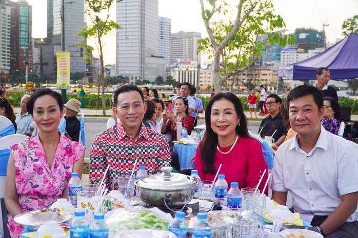 NSND Kim Xuân, NSƯT Hạnh Thúy, Hồ Ngọc Hà… tụ hội!- Ảnh 1. NSND Kim Xuân, NSƯT Hạnh Thúy, Hồ Ngọc Hà… tụ hội!- Ảnh 1.