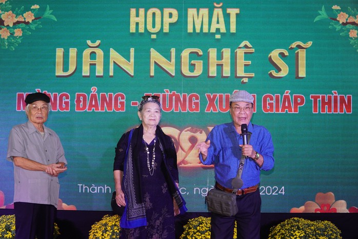 NSND Kim Xuân, NSƯT Hạnh Thúy, Hồ Ngọc Hà… tụ hội!- Ảnh 11. NSND Kim Xuân, NSƯT Hạnh Thúy, Hồ Ngọc Hà… tụ hội!- Ảnh 11.