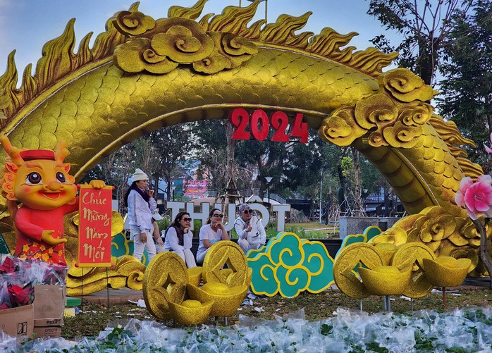 Linh vật rồng "quay đầu" ở Đắk Lắk nhận nhiều ý kiến trái chiều- Ảnh 7. Linh vật rồng "quay đầu" ở Đắk Lắk nhận nhiều ý kiến trái chiều- Ảnh 7.