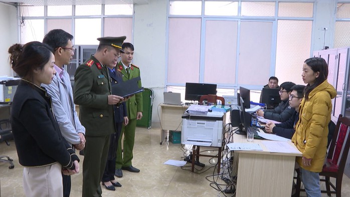 Công an Thanh Hóa khởi tố 23 bị can tội "Đưa, nhận hối lộ"- Ảnh 2. Công an Thanh Hóa khởi tố 23 bị can tội "Đưa, nhận hối lộ"- Ảnh 2.