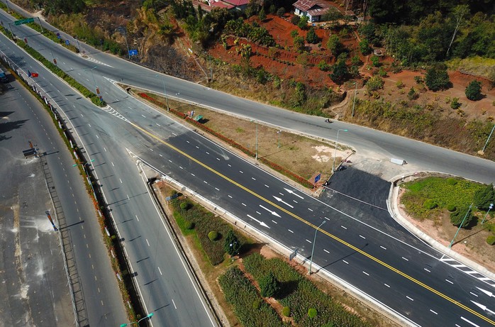 Thông toàn tuyến đèo Prenn, mở lớn cửa ngõ Đà Lạt- Ảnh 8. Thông toàn tuyến đèo Prenn, mở lớn cửa ngõ Đà Lạt- Ảnh 8.