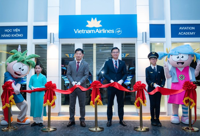 Sự kiện mở cửa diễn ra vào ngày 30 tháng 1 năm 2024 với sự tham dự của đại diện Vietnam Airlines, ban lãnh đạo KidZania và các thành viên hội đồng “nhí” CongreZZ Sự kiện mở cửa diễn ra vào ngày 30 tháng 1 năm 2024 với sự tham dự của đại diện Vietnam Airlines, ban lãnh đạo KidZania và các thành viên hội đồng “nhí” CongreZZ