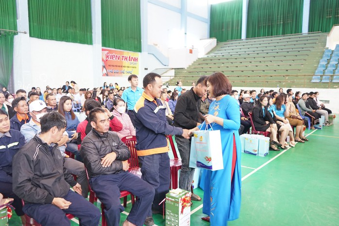 Đắk Lắk: Chăm lo hơn 8.000 đoàn viên, người lao động dịp Tết- Ảnh 4. Đắk Lắk: Chăm lo hơn 8.000 đoàn viên, người lao động dịp Tết- Ảnh 4.