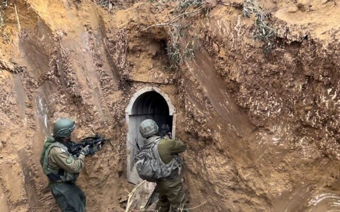 Israel xác nhận phá hủy đường hầm Gaza bằng “bom nước”- Ảnh 5. Israel xác nhận phá hủy đường hầm Gaza bằng “bom nước”- Ảnh 5.