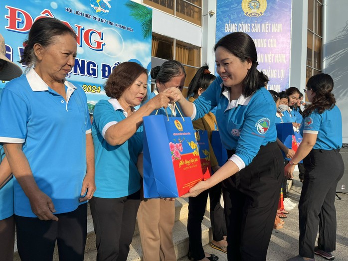 Khánh Hoà phát động ngày lao động vì cộng đồng- Ảnh 3. Khánh Hoà phát động ngày lao động vì cộng đồng- Ảnh 3.