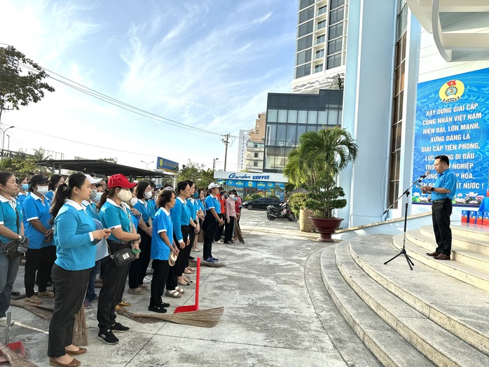 Khánh Hoà phát động ngày lao động vì cộng đồng- Ảnh 1. Khánh Hoà phát động ngày lao động vì cộng đồng- Ảnh 1.