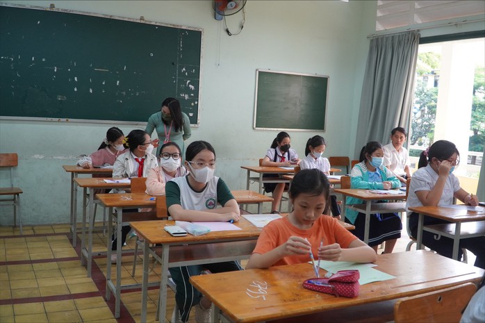TP HCM: Nhiều địa phương tuyển sinh lớp 6 bằng bài khảo sát- Ảnh 1. TP HCM: Nhiều địa phương tuyển sinh lớp 6 bằng bài khảo sát- Ảnh 1.