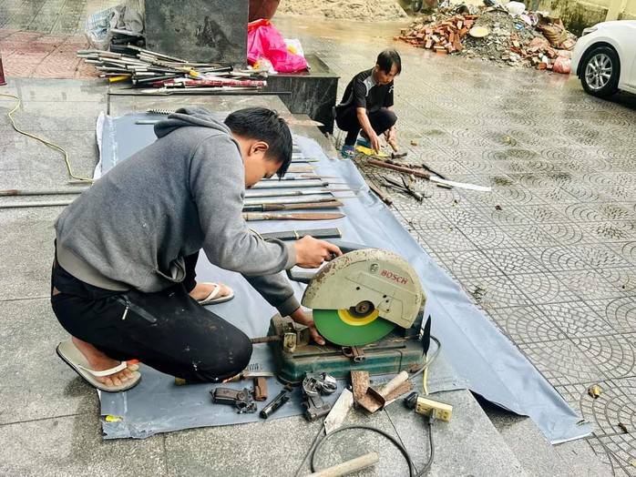 Đà Nẵng kêu gọi thực hiện cuộc vận động người dân giao nộp vũ khí- Ảnh 2. Đà Nẵng kêu gọi thực hiện cuộc vận động người dân giao nộp vũ khí- Ảnh 2.